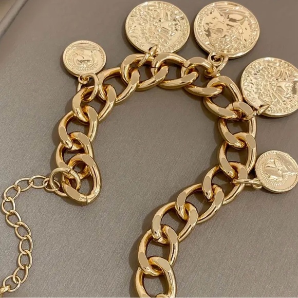 Goldtone Bracelet - Picture 2 of 7